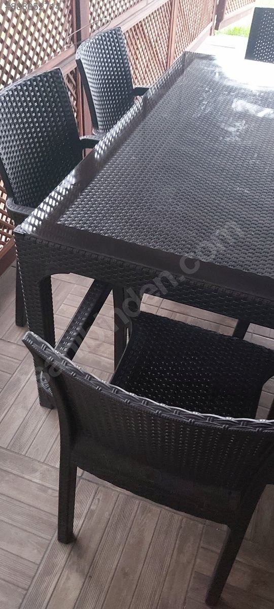 İkinci El Plastik Masa &amp; Sandalye Takımı