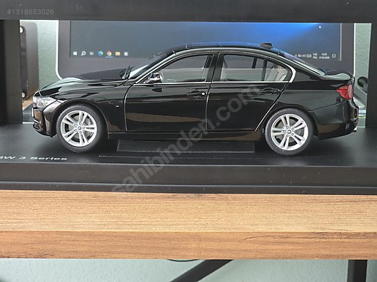 Paragon Diecast Model 1:18 BMW Araba - 1318653026