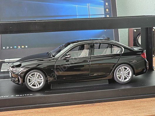 Paragon Diecast Model 1:18 BMW Araba - 1318653026