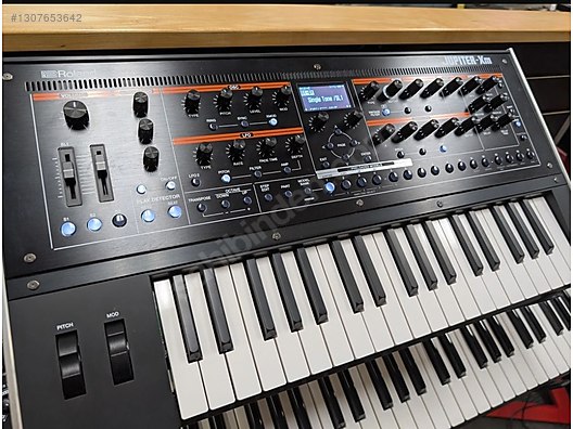 Roland Jupiter XM Kutulu, Hatasız, Sıfır Ayarında - Synthesizer ve