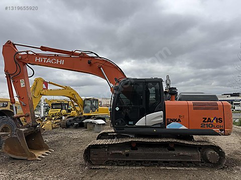 Hitachi / UYGAR MAKİNA-2017 HITACHI ZX210LCH-5A ORJİNAL on