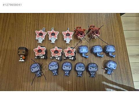 Movies & TV Series / Stranger things funko pop kinder joy on
