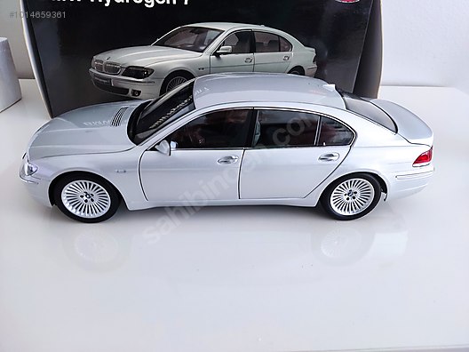 Kyosho Diecast Model 1:18 BMW Araba - 1014659361