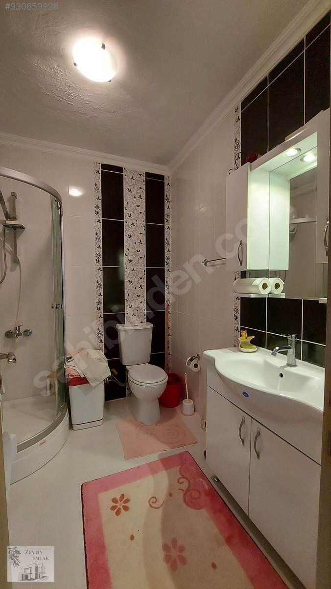 Ayvalık Sarımsaklı�da Denize ve Plaja 300 metre Lüks Daire Satılık