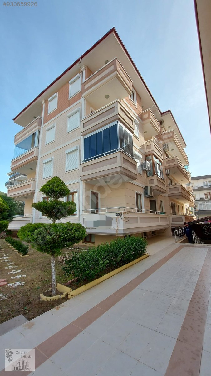 Ayvalık Sarımsaklı�da Denize ve Plaja 300 metre Lüks Daire Satılık