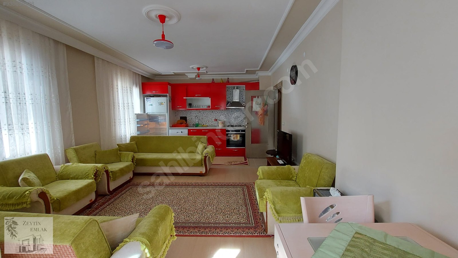 Ayvalık Sarımsaklı�da Denize ve Plaja 300 metre Lüks Daire Satılık