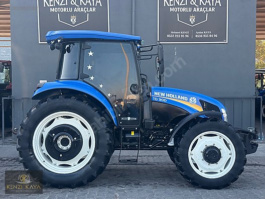 Machinery / Agricultural Machines / Tractors / New Holland / TD90D