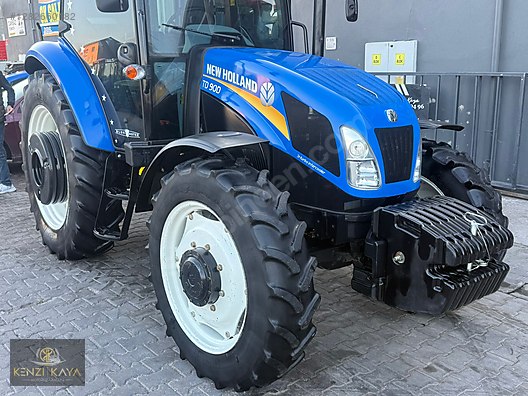 Machinery / Agricultural Machines / Tractors / New Holland / TD90D