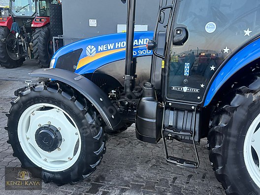 Machinery / Agricultural Machines / Tractors / New Holland / TD90D