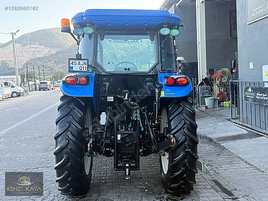 Machinery / Agricultural Machines / Tractors / New Holland / TD90D