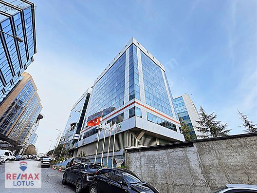 Beykoz Kavacık 4.150m² Plaza İskanlı Otoparklı Temmuz Boş Teslim