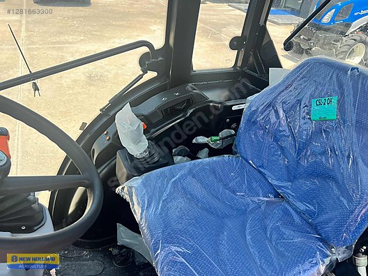 Machinery / Agricultural Machines / Tractors / New Holland / TT60 Classic