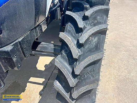 Machinery / Agricultural Machines / Tractors / New Holland / TT60 Classic