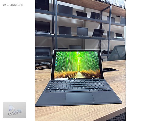 Microsoft Surface Pro 7 Plus 12 Core i5 2.4 GHz - SSD 256 GB - 8GB N/A