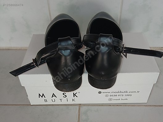 Used & Brand New Items / Clothing & Accessories / Women / Shoes / Flat Shoes