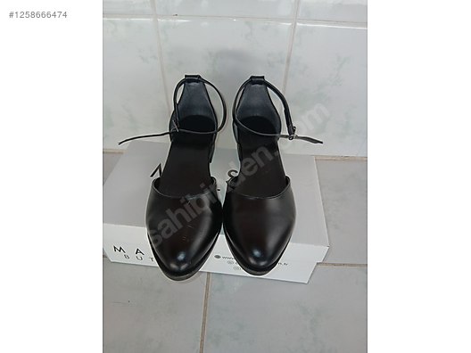 Used & Brand New Items / Clothing & Accessories / Women / Shoes / Flat Shoes