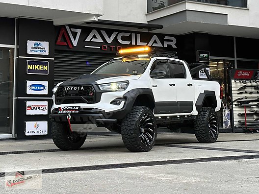Otomobil & Arazi Aracı / Dış Aksesuar / TOYOTA HİLUX GR SPORT