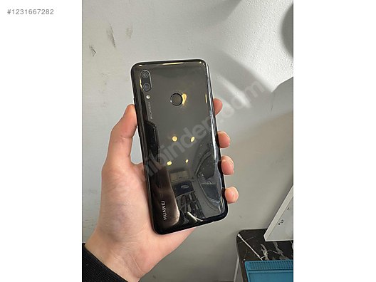 Used & Brand New Items / Cell Phones & Accessories / Cell Phones / Huawei / P Smart (2019)