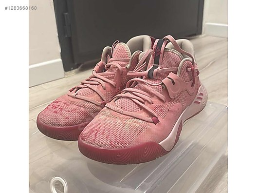 Used & Brand New Items / Sports / Team Sports / Basketball / Shoes