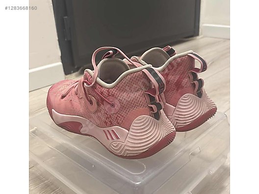 Used & Brand New Items / Sports / Team Sports / Basketball / Shoes