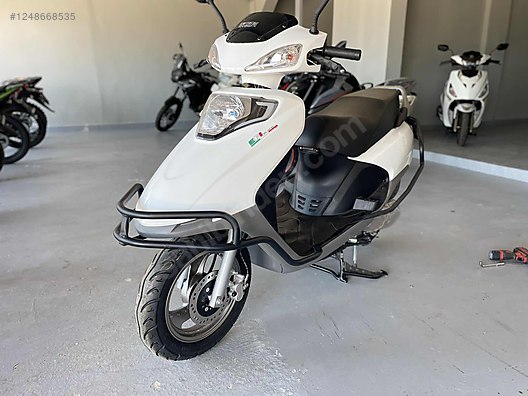 Kuba VN50 Pro 2025 Model Scooter Maxi Scooter Motor Motosiklet kuba-vn50-pro-2025-model-scooter-maxi-scooter-motor-motosiklet