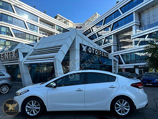 OTOFENİX 2016 KIA CERATO 1.6 CRDi CONCEPT PLUS SUNROOF HATASIZ
