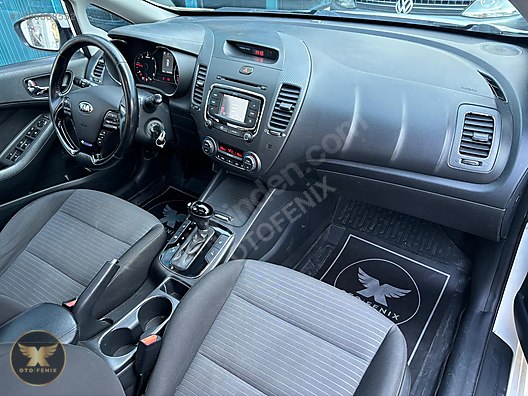 OTOFENİX 2016 KIA CERATO 1.6 CRDi CONCEPT PLUS SUNROOF HATASIZ