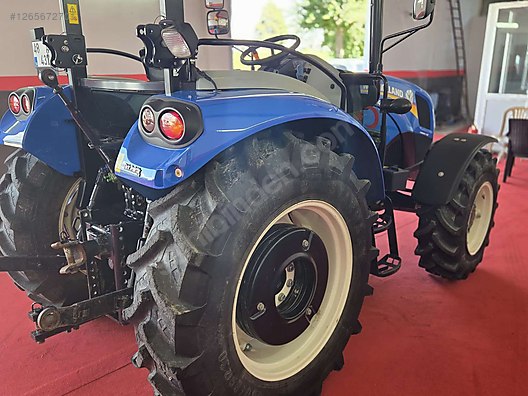 Machinery / Agricultural Machines / Tractors / New Holland / T4.70S