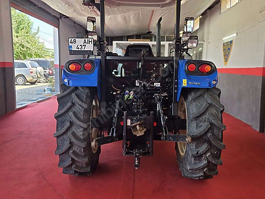 Machinery / Agricultural Machines / Tractors / New Holland / T4.70S