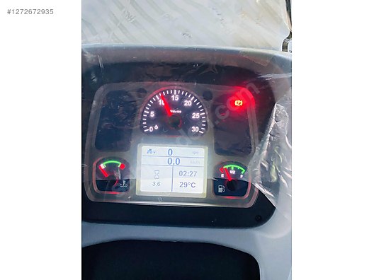 Machinery / Agricultural Machines / Tractors / New Holland / T4.75S