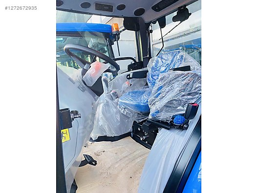 Machinery / Agricultural Machines / Tractors / New Holland / T4.75S