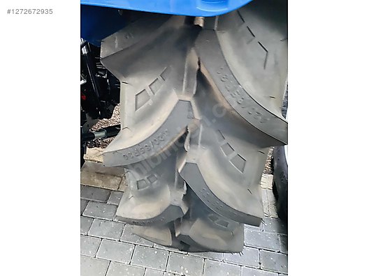 Machinery / Agricultural Machines / Tractors / New Holland / T4.75S