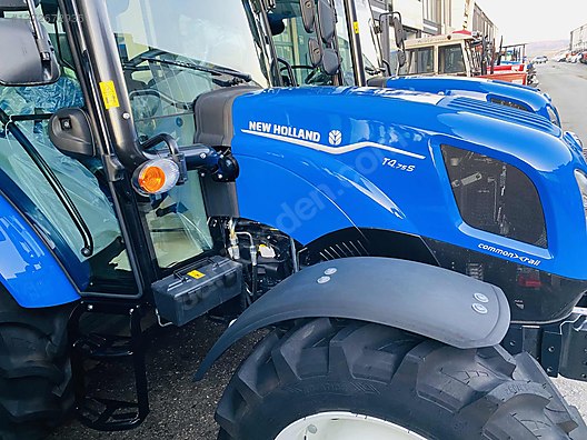 Machinery / Agricultural Machines / Tractors / New Holland / T4.75S