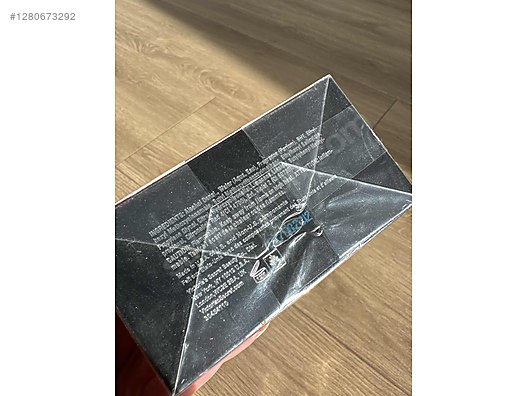 Used & Brand New Items / Beauty & Healthcare / Perfumes & Fragrances / Women