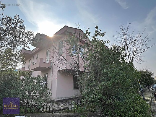 ALTINŞEHİR MAHALLESİNDE 4+1 KÖŞE PARSEL MÜSTAKİL SATILIK VİLLA