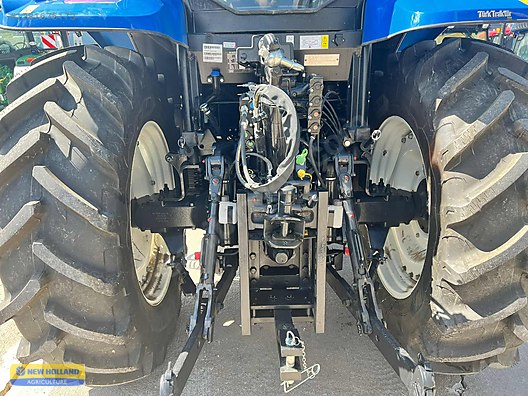 Machinery / Agricultural Machines / Tractors / New Holland / TR6.160S