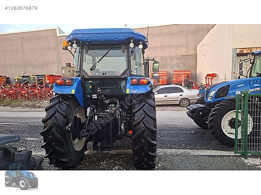 Machinery / Agricultural Machines / Tractors / New Holland / TD5.100