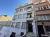 DİYAR GAYRİMENKUL 5 KATLI BİNA ARTER MÜZE YANI