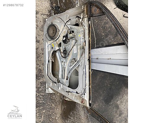 KİA SPORTAGE SAĞ ÖN KAPI (DOLU) görseli 2