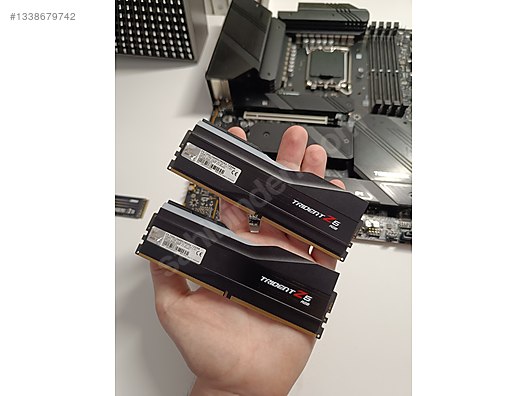 CIX スンフン トレカ mmt G.Skill Trident Z5 RGB 32GB (2x16) DDR5 7200MHz CL34 (A-Die