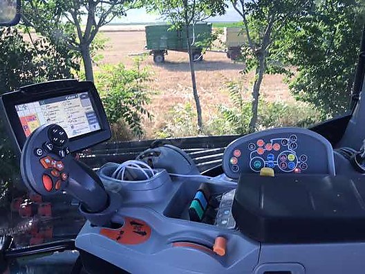 Machinery / Agricultural Machines / Tractors / New Holland / T6.160