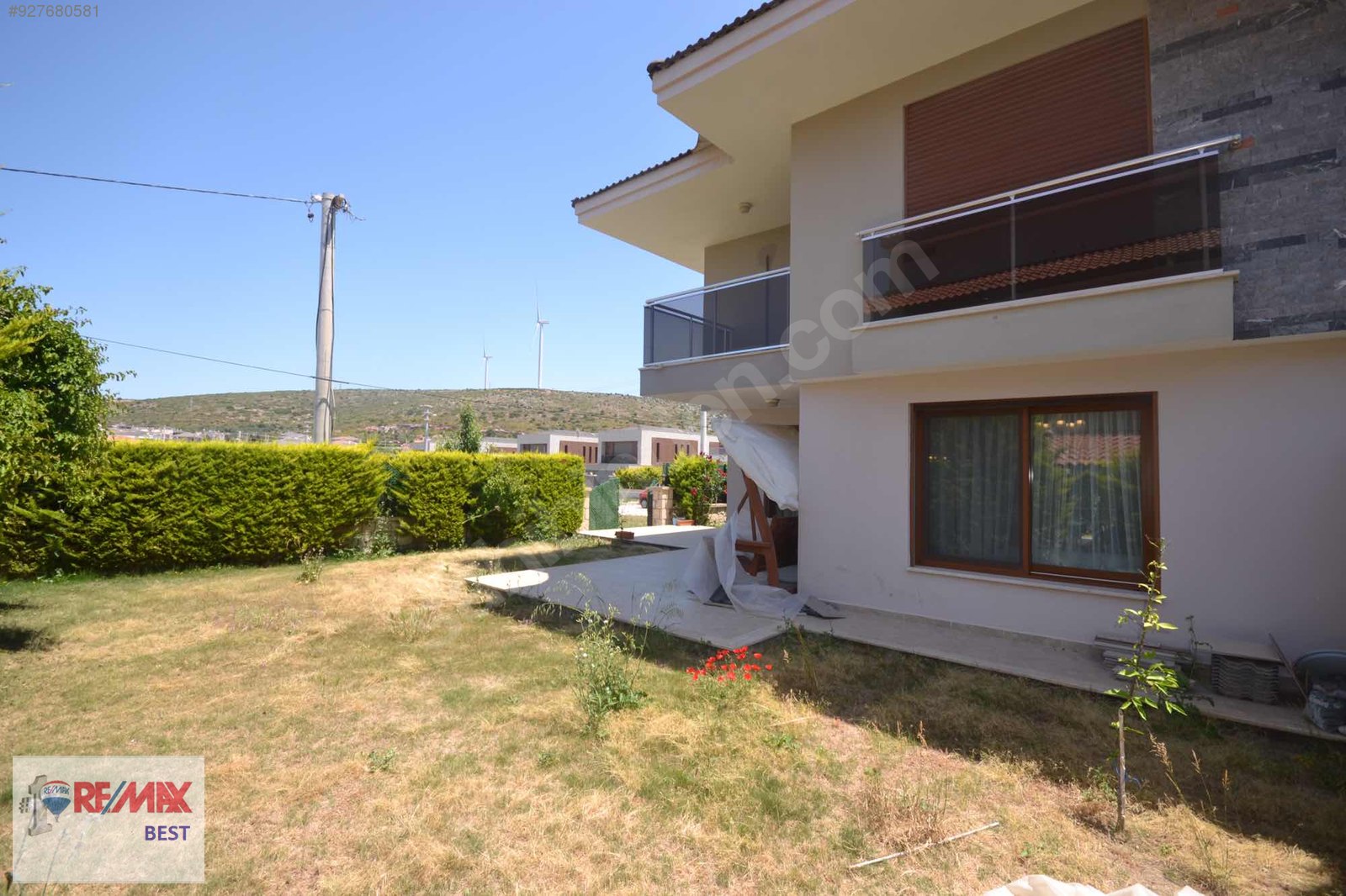 Remax BEST�TEN ÇEŞME ÇİFTLİKKÖY�DE ÖNÜ AÇIK SATILIK 3+1 VİLLA Satılık