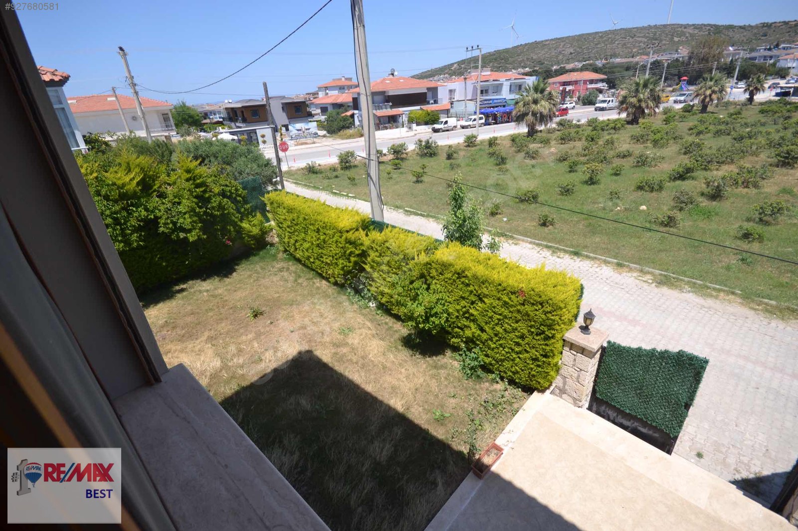 Remax BEST�TEN ÇEŞME ÇİFTLİKKÖY�DE ÖNÜ AÇIK SATILIK 3+1 VİLLA Satılık