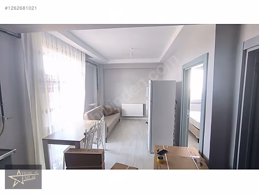 YILDIZ EMLAK'TAN EŞYALI SATILIK ASANSÖRLÜ 1+1 DAİRELER #1262681021
