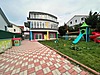 ÖZLÜCE MERKEZDE MÜKEMMEL KONUMDA SATILIK VİLLA