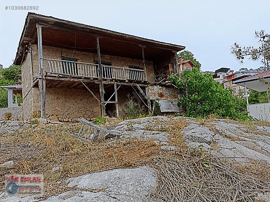 SOĞUCAKTA 345 M2 FULL MANZARALI EŞSİZ KONUMDA ARSA VE KARGİR EV