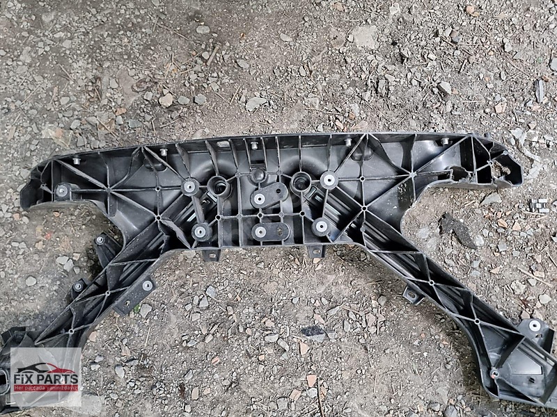 Tesla Model Y Radyatör Braketi