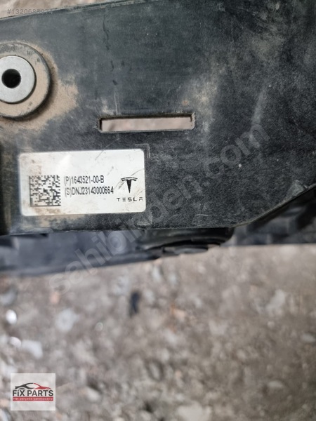 Tesla Model Y Radyatör Braketi
