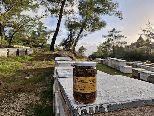 Used & Brand New Items / Foods & Feed / Delicatessen / Honey