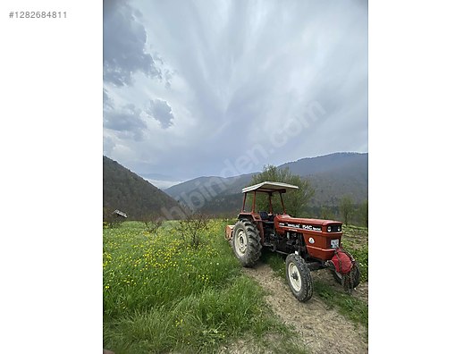 Machinery / Agricultural Machines / Tractors / New Holland / 54C